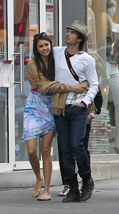 nina_dobrev_es_ian.jpg