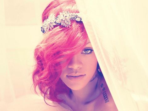 rihanna_vorosen.jpg